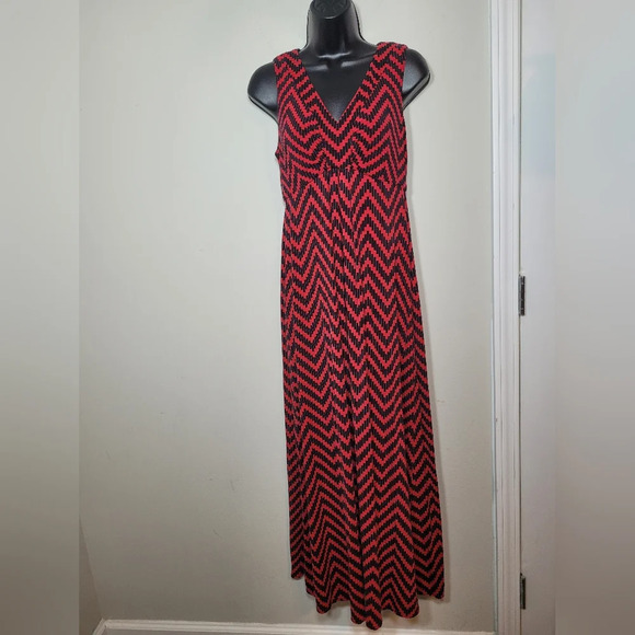 Chico’s Red and Black Chevron Geometric Stretch Maxi Dress sz 0 (S) - Picture 1 of 8